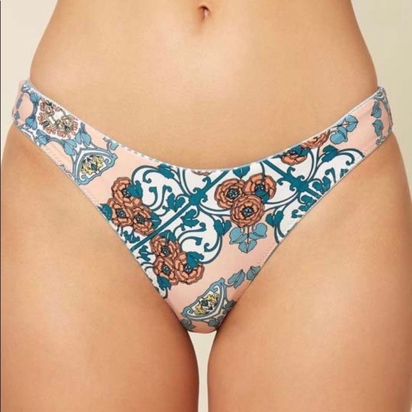 🆕 O’Neill | Kaylen Reversible High-Leg Cheeky Bikini Bottoms. - Picture 6 of 11